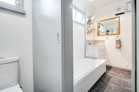 Photo of property in 85 Milton Road, Bluff Hill, Napier, 4110