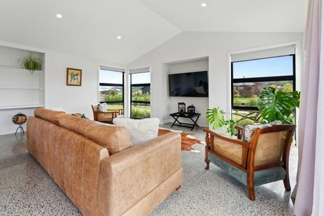 Photo of property in 1 Larches Lane, Kinloch, 3377