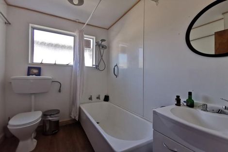 Photo of property in 4/171 Queens Drive, Lyall Bay, Wellington, 6022