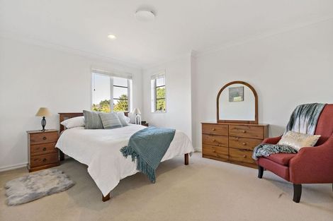 Photo of property in 16 Michael Bosher Way, Flat Bush, Auckland, 2019