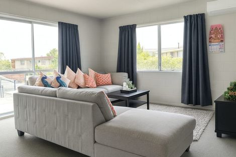 Photo of property in 37 Matuhi Rise, Henderson, Auckland, 0612