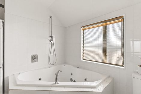 Photo of property in 3b/25 Maclean Street, Paraparaumu Beach, Paraparaumu, 5032