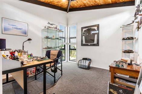 Photo of property in 221 Linton Crescent, Whangamata, 3620