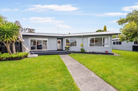 Photo of property in 15 Escort Grove, Awapuni, Palmerston North, 4412