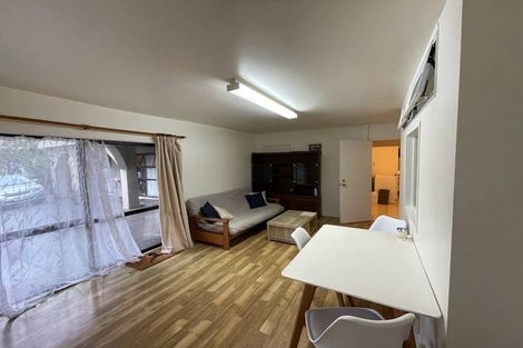 Photo of property in 211 Chelsea View Drive, Chatswood, Auckland, 0626