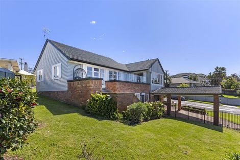 Photo of property in 75 Churchill Road, Cockle Bay, Auckland, 2014