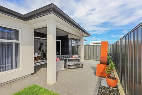 Photo of property in 25 Young Place, Taradale, Napier, 4112