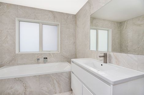 Photo of property in 1a Waitaki Street, Sunnyvale, Auckland, 0612