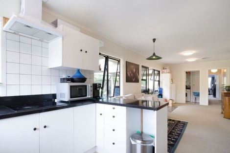 Photo of property in 264 Waikoukou Valley Road, Waimauku, 0882