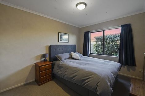 Photo of property in 40 Mcleod Place, Papamoa Beach, Papamoa, 3118