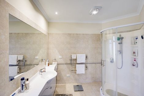 Photo of property in 86 Kensington Drive, Taradale, Napier, 4112