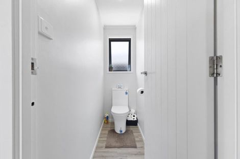 Photo of property in 7 Colonial Place, Kelvin Grove, Palmerston North, 4414