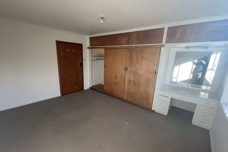 Photo of property in 174 Onewa Road, Northcote, Auckland, 0626