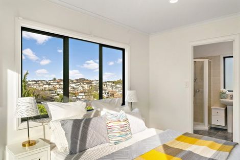 Photo of property in 19 Virginia Street, Henderson, Auckland, 0612