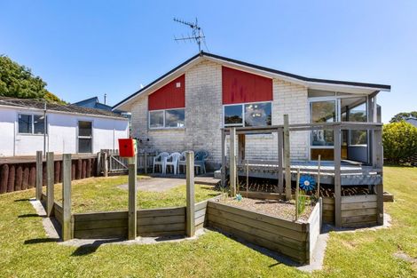 Photo of property in 15 Virginia Place, Whalers Gate, New Plymouth, 4310