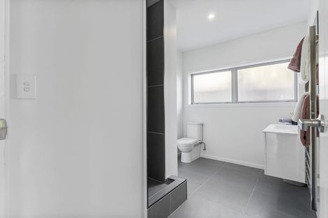 Photo of property in 24 Gulf Crest, Bucklands Beach, Auckland, 2012