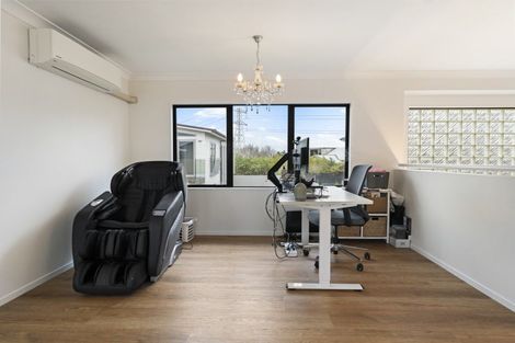 Photo of property in 223 Hill Road, The Gardens, Auckland, 2105