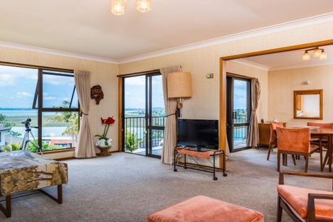 Photo of property in 19 Renoir Street, West Harbour, Auckland, 0618