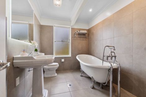 Photo of property in 43b Stanley Road, Stanley Point, Auckland, 0624