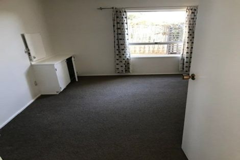 Photo of property in 1/32 Knightsbridge Drive, Forrest Hill, Auckland, 0620