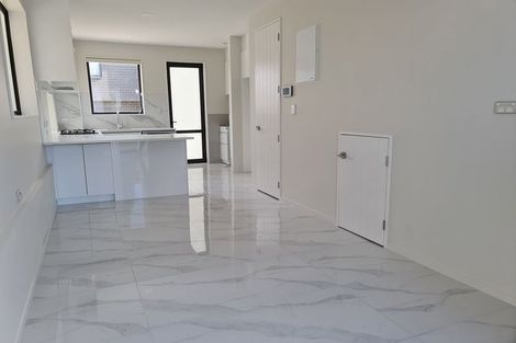 Photo of property in 2/532 Glenfield Road, Glenfield, Auckland, 0629