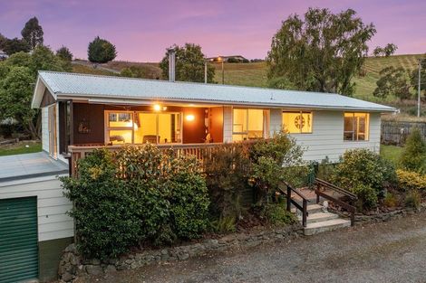 Photo of property in 9 Castle Street, Waihola, Milton, 9073