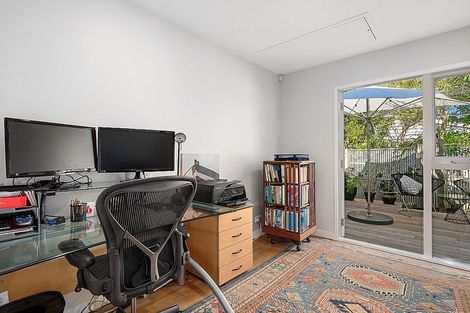 Photo of property in 32 Seaview Avenue, Northcote, Auckland, 0627