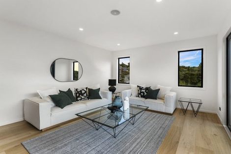 Photo of property in 28a Oliver Twist Avenue, Mellons Bay, Auckland, 2014