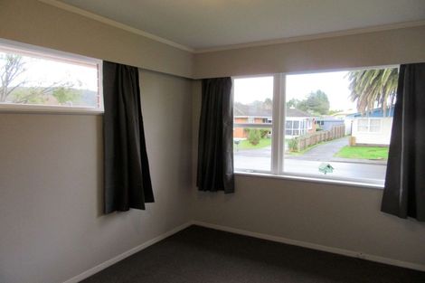Photo of property in 11 Snell Grove, Clouston Park, Upper Hutt, 5018