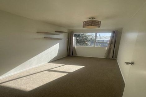 Photo of property in 42 Claverdon Drive, Massey, Auckland, 0614