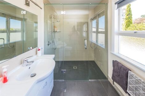 Photo of property in 11 Hillside Terrace, Saint Johns Hill, Whanganui, 4500