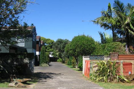 Photo of property in 2/10 Pierce Road, Milford, Auckland, 0620