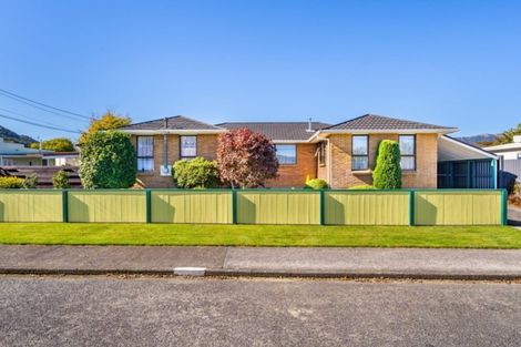 Photo of property in 64 Golders Road, Elderslea, Upper Hutt, 5018