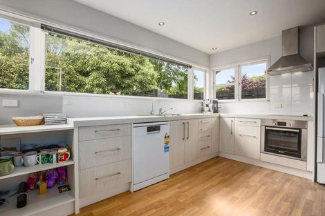 Photo of property in 15 Tawa Street, Waikanae, 5036