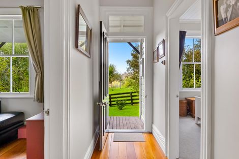 Photo of property in 72 Oneriri Road, Kaiwaka, 0573