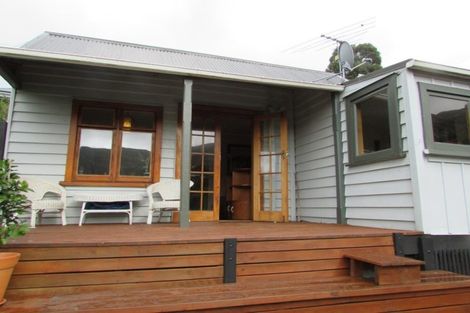 Photo of property in 24 Ticehurst Road, Lyttelton, 8082
