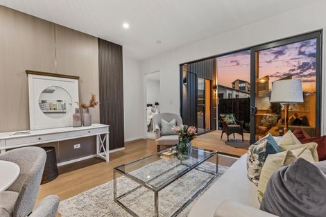 Photo of property in 21 Paretao Street, Massey, Auckland, 0614