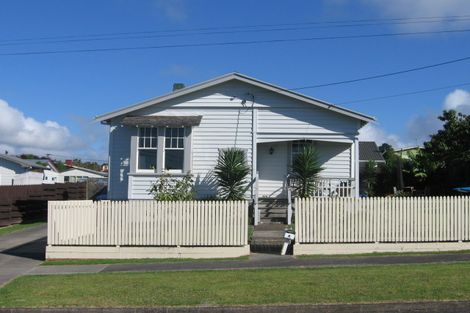 Photo of property in 1/5 Karaka Street, New Lynn, Auckland, 0600