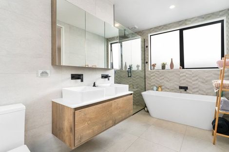 Photo of property in 59 Straven Road, Riccarton, Christchurch, 8011