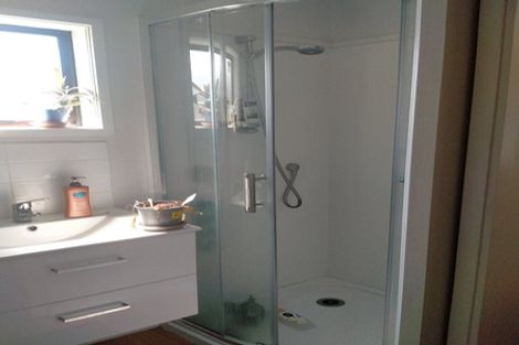 Photo of property in 42 Hassan Drive, Massey, Auckland, 0614