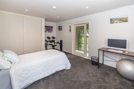 Photo of property in 36 Evans Pass Road, Sumner, Christchurch, 8081