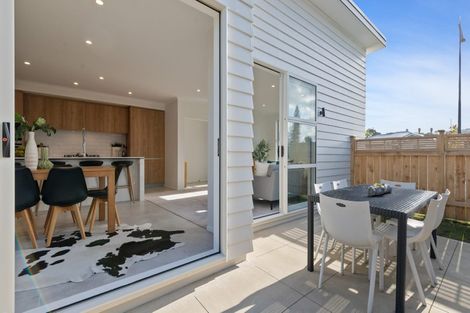 Photo of property in 17 Kukuwai Avenue, Red Beach, 0932