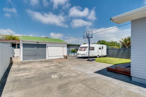 Photo of property in 27 Meeanee Road, Taradale, Napier, 4112