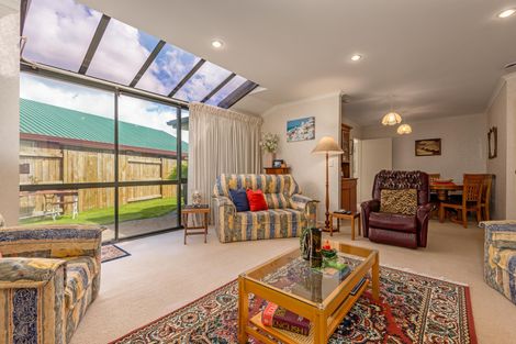 Photo of property in 7 Strachan Way, Highbury, Palmerston North, 4412