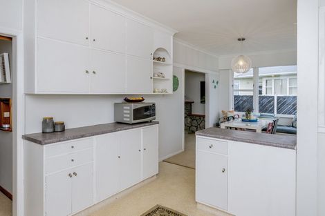 Photo of property in 12 Highbury Drive, Levin, 5510