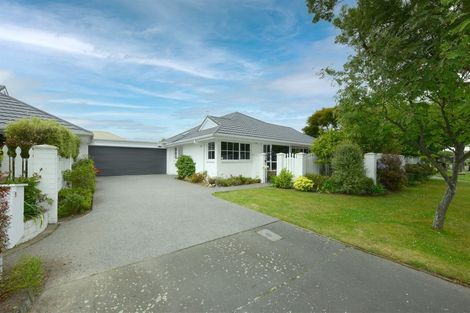 Photo of property in 3 Hatfield Place, Avonhead, Christchurch, 8042