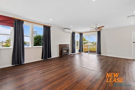 Photo of property in 12 Webb Place, Forrest Hill, Auckland, 0620