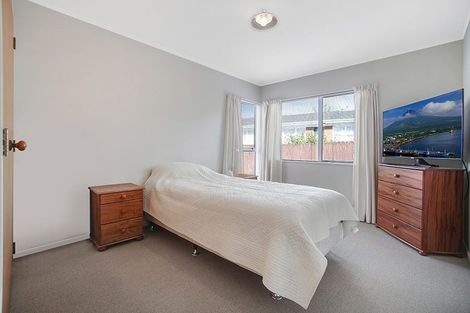 Photo of property in 2/10 Counsel Terrace, Mount Albert, Auckland, 1025