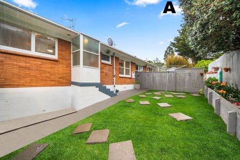Photo of property in 49 Peach Road, Glenfield, Auckland, 0629