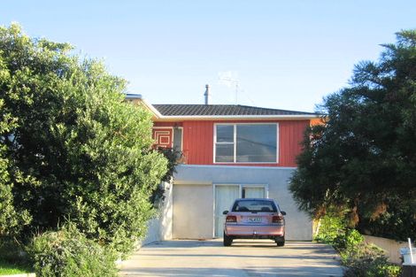 Photo of property in 115 Golf Road, Paraparaumu Beach, Paraparaumu, 5032